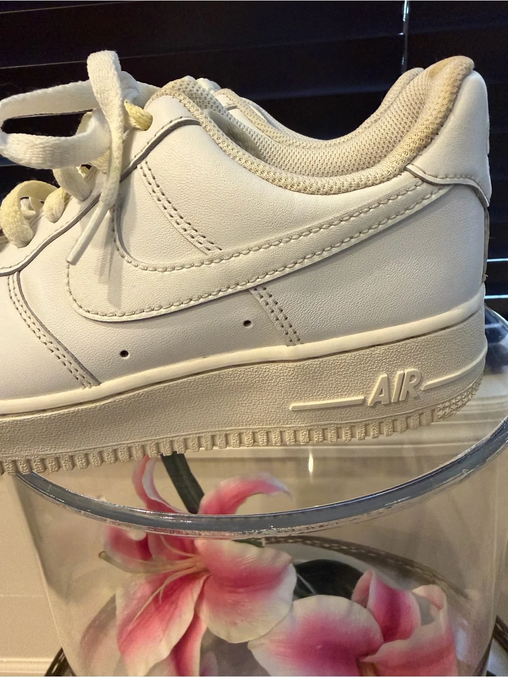 Nike Air Force 1 ‘07 Women’s Size 7.5 Triple White Leather Sneakers DD8959-100